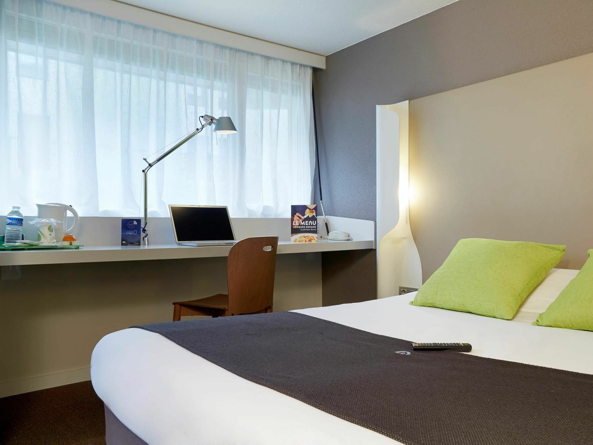 B&B Hotel Roissy - Saint Witz Ex-Campanile Roissy - Saint Witz Eksteriør bilde